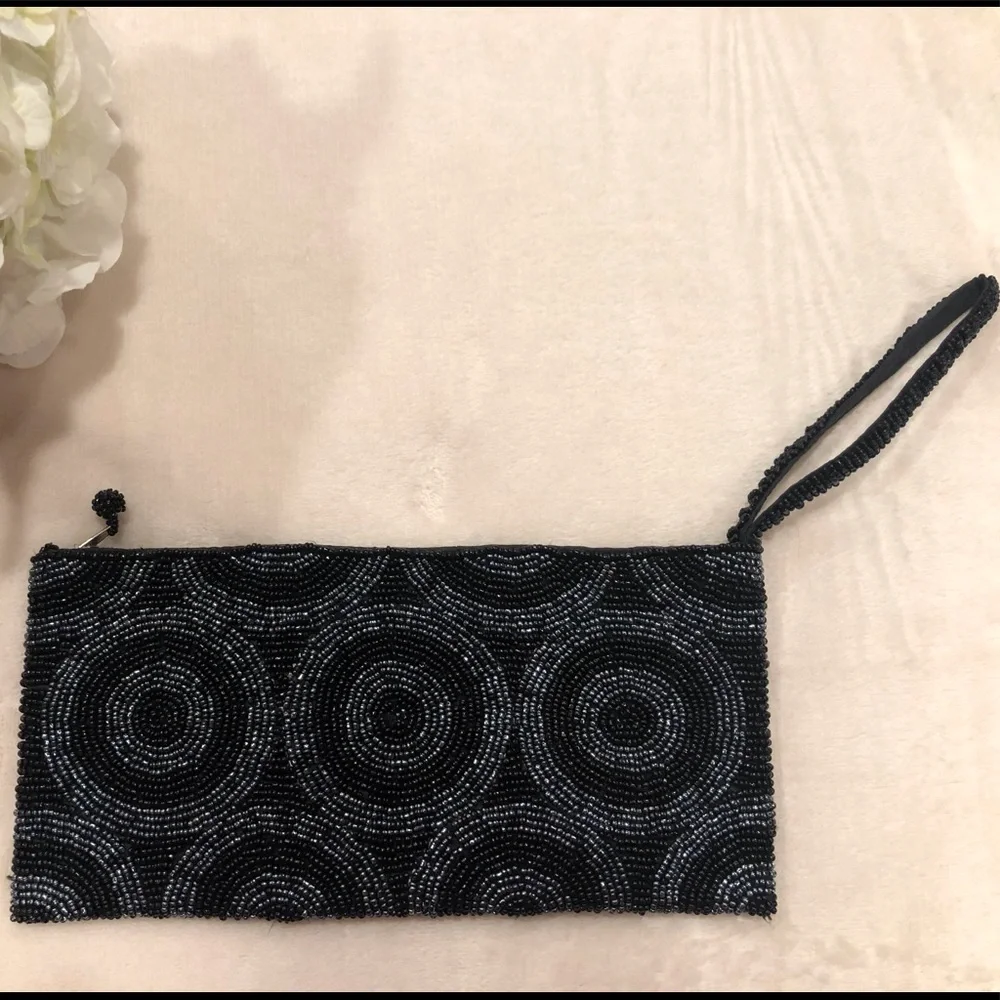 Vintage Black and Gray Circled Pattern Clutch Wristlet